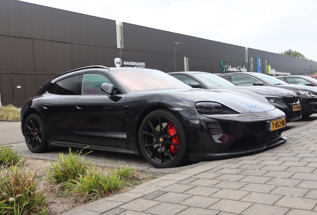 Porsche Taycan GTS Sport Turismo