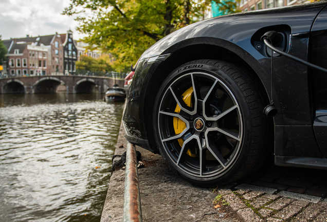 Porsche Taycan Turbo S Sport Turismo