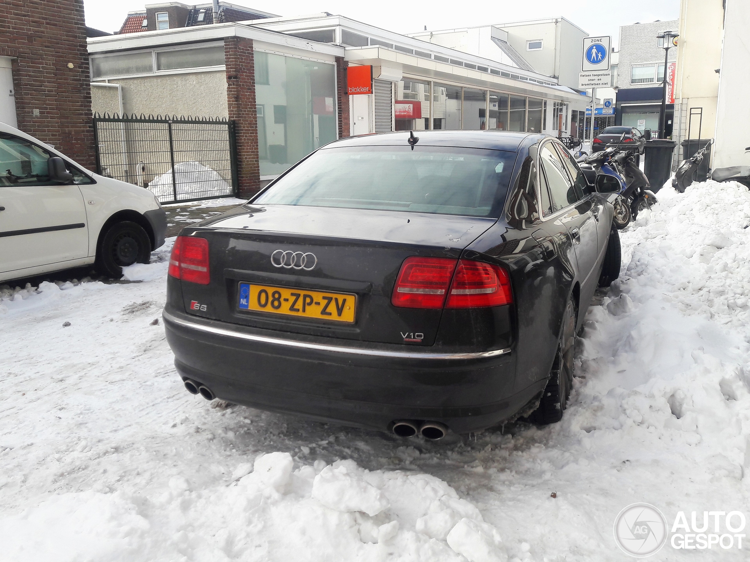 Audi S8 D3