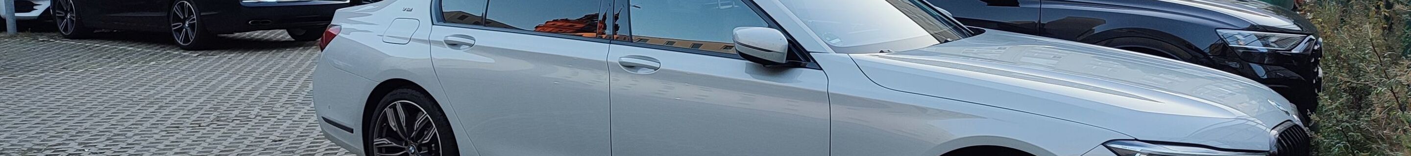 BMW M760Li xDrive 2019