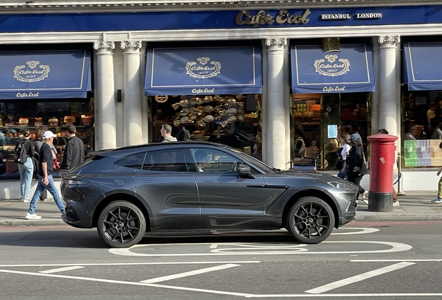 Aston Martin DBX