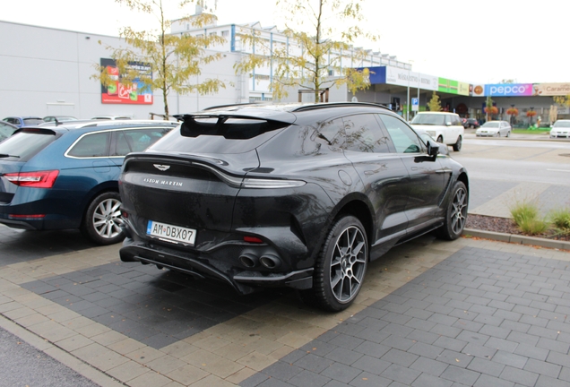 Aston Martin DBX707