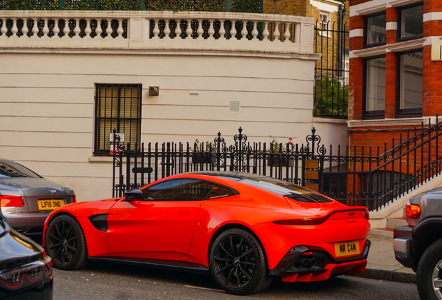 Aston Martin V8 Vantage 2018