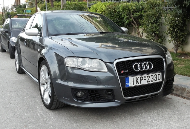 Audi RS4 Sedan