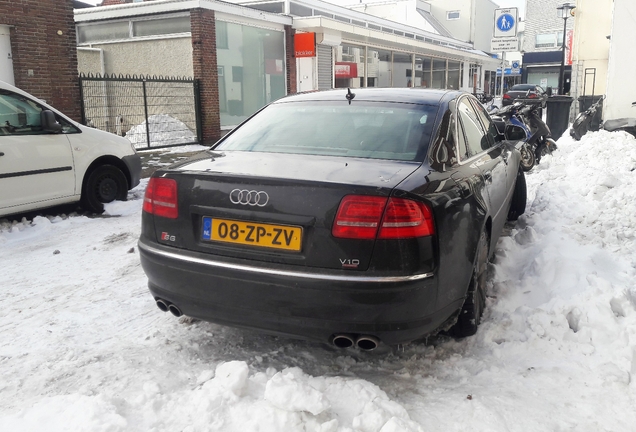 Audi S8 D3