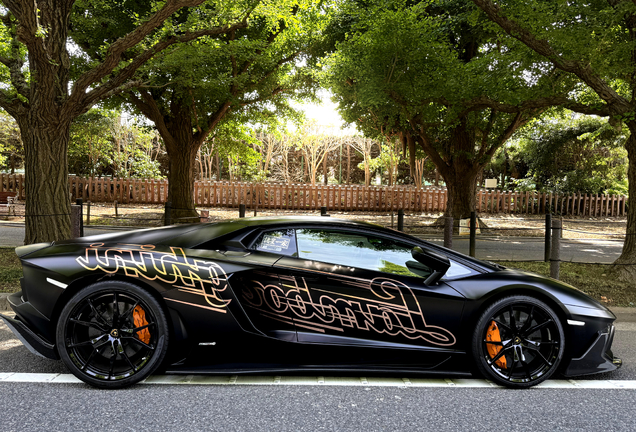 Lamborghini Aventador LP700-4