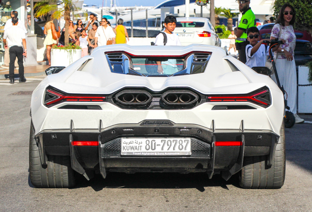 Lamborghini Revuelto