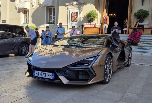 Lamborghini Revuelto