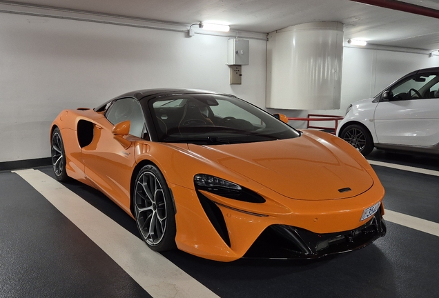 McLaren Artura Spider