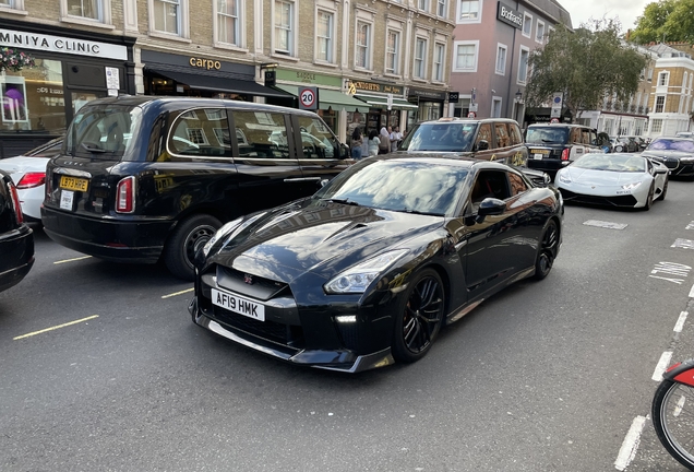 Nissan GT-R 2017 Knight-Racer Ltd