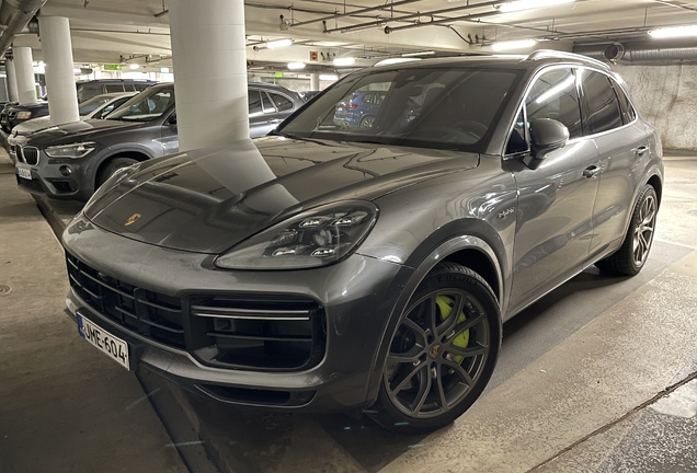 Porsche Cayenne Turbo S E-Hybrid