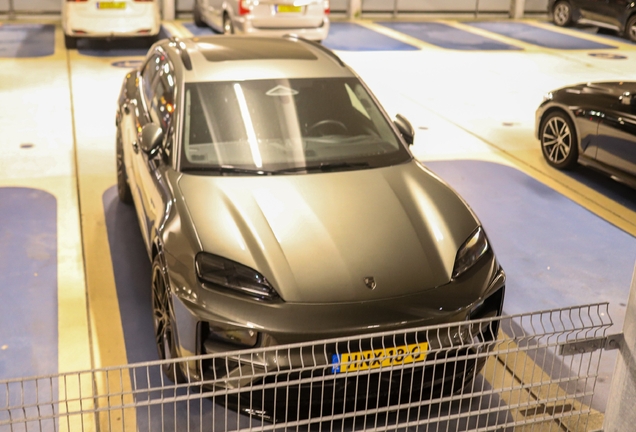 Porsche Macan EV Turbo