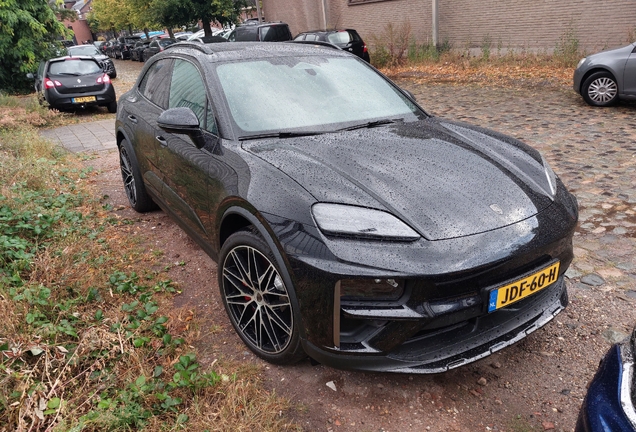 Porsche Macan EV Turbo