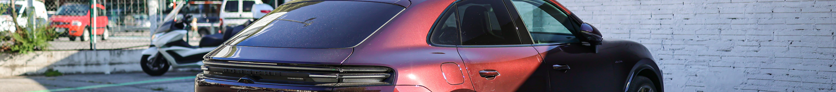Porsche Macan EV Turbo