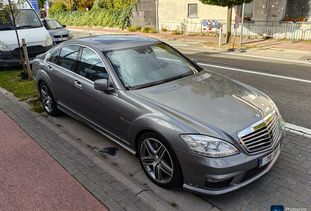 Mercedes-Benz S 63 AMG W221 2011