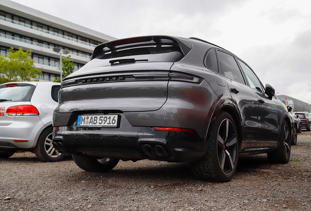 Porsche 9YA Cayenne GTS MkII