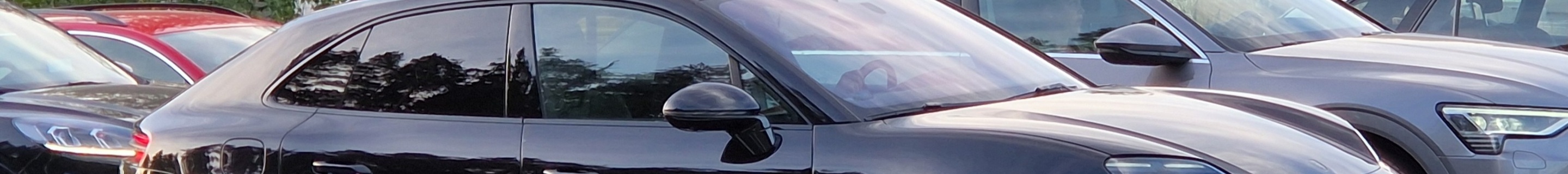 Porsche Macan EV Turbo