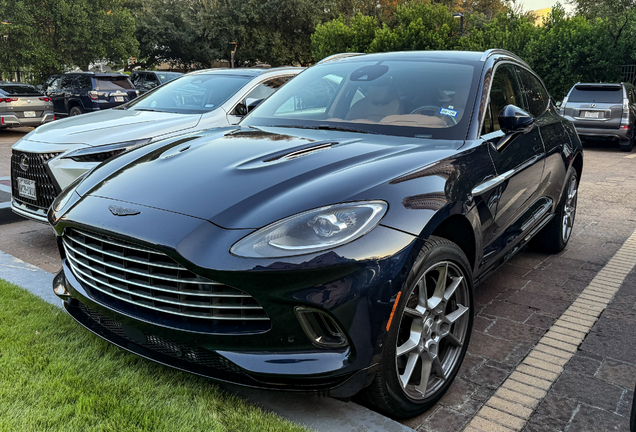 Aston Martin DBX