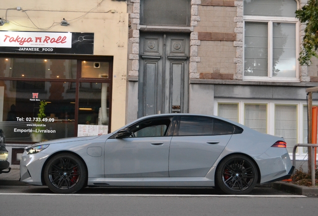 BMW M5 G90