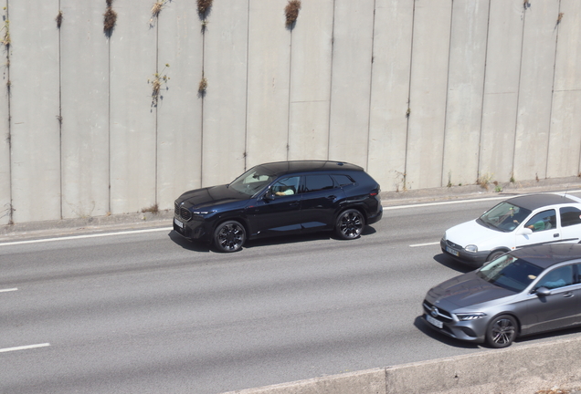 BMW XM G09 Label Red