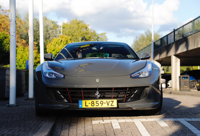 Ferrari GTC4Lusso