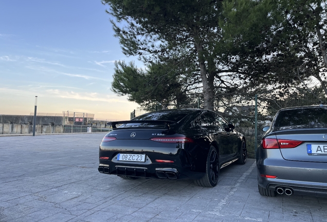 Mercedes-AMG GT 63 S X290