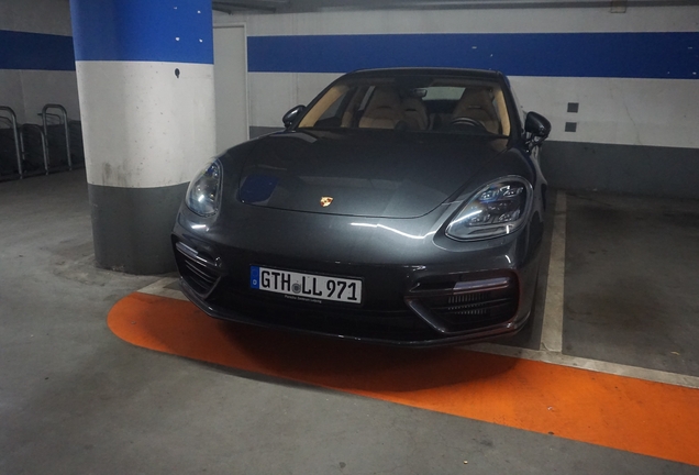 Porsche 971 Panamera Turbo MkI