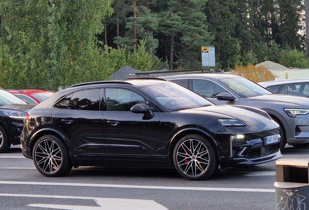 Porsche Macan EV Turbo