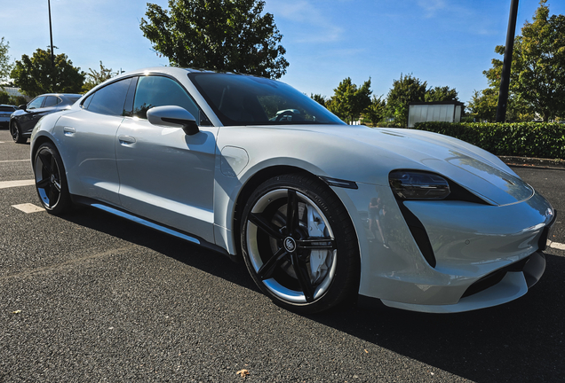 Porsche Taycan Turbo