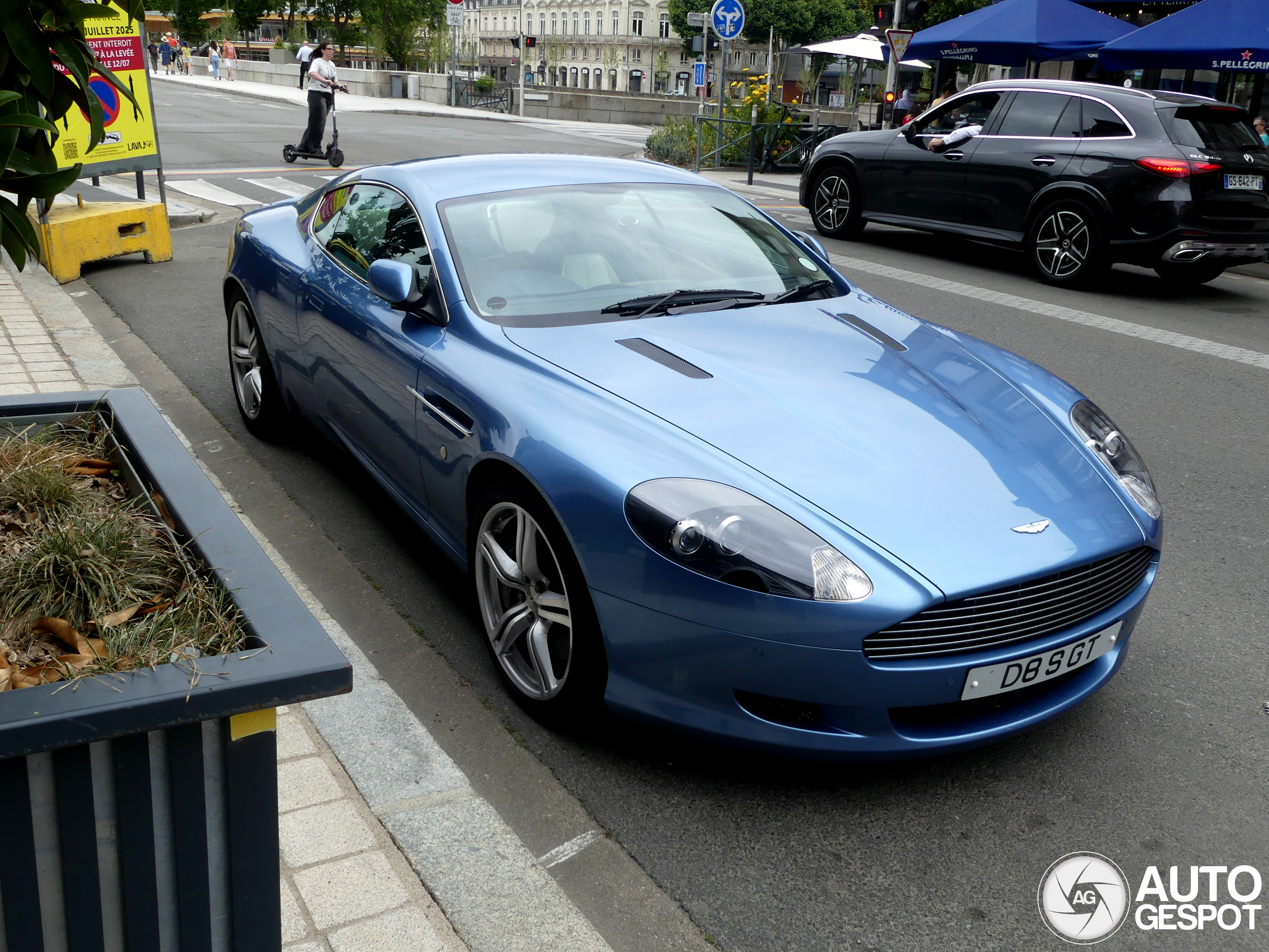 Aston Martin DB9