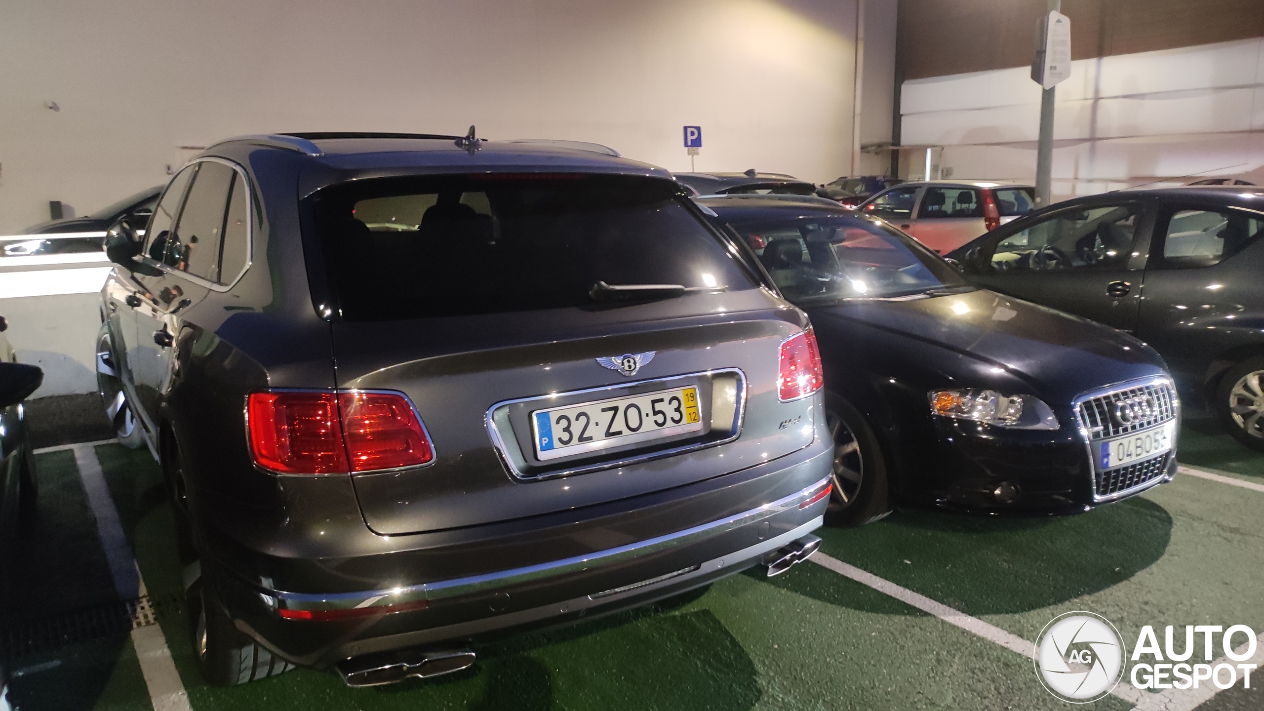 Bentley Bentayga Hybrid