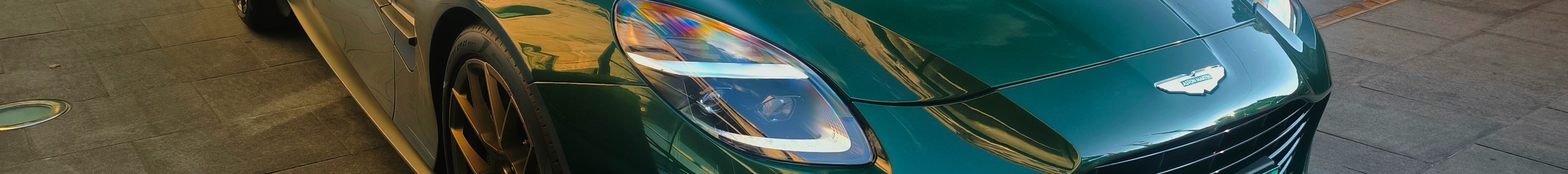 Aston Martin Vanquish 2025