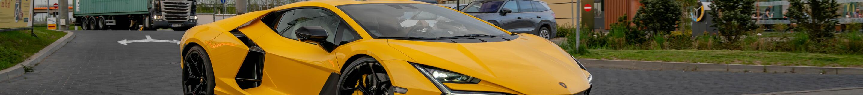 Lamborghini Revuelto