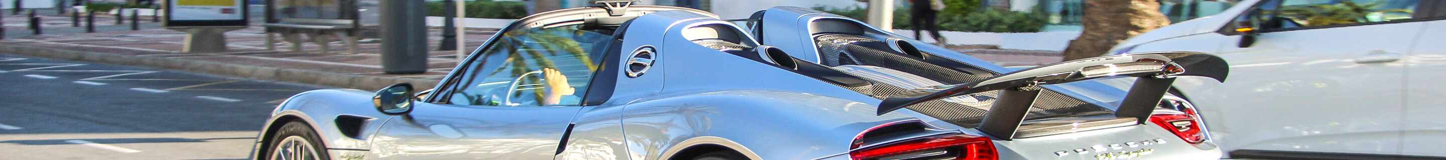 Porsche 918 Spyder Weissach Package