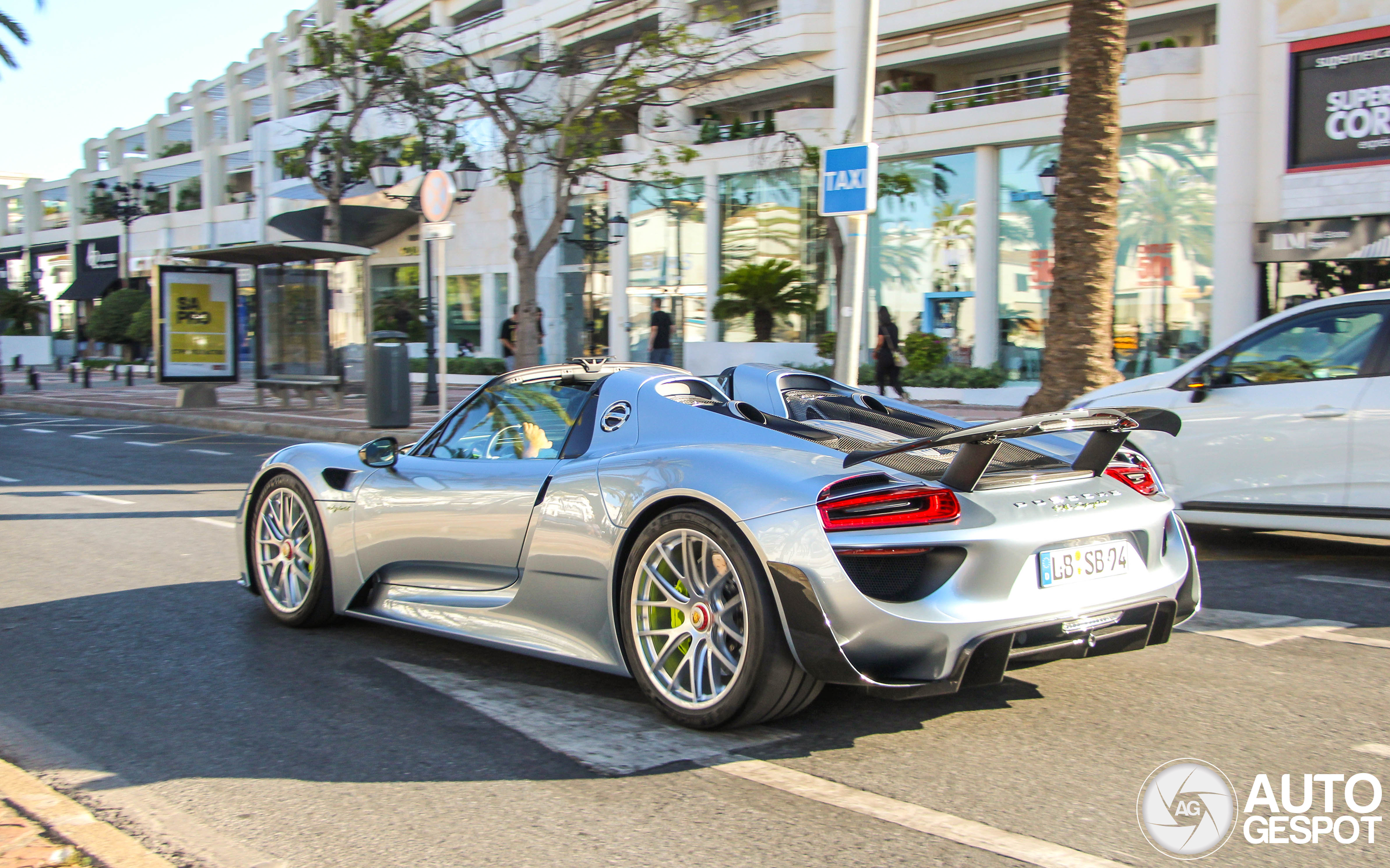 Porsche 918 Spyder Weissach Package - 18 September 2025 - Autogespot