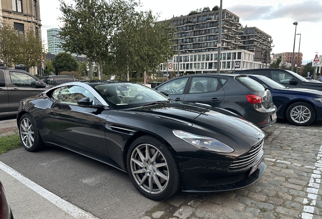 Aston Martin DB11