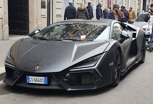 Lamborghini Revuelto
