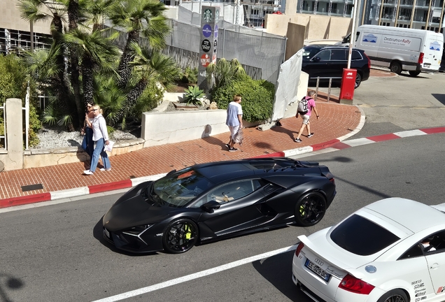 Lamborghini Revuelto