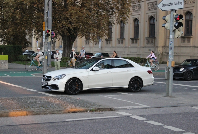 Mercedes-Benz E 63 AMG S W212