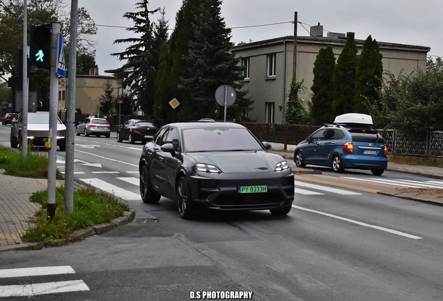 Porsche Macan EV Turbo