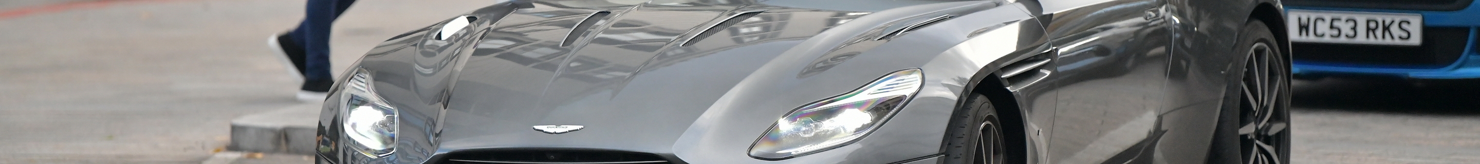 Aston Martin DB11