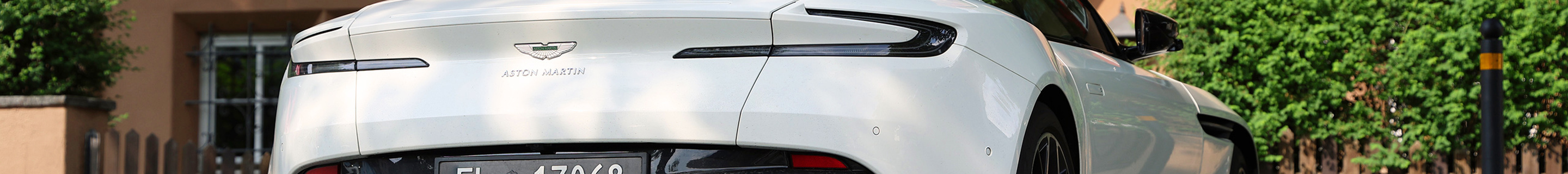 Aston Martin DB11 V8 Volante