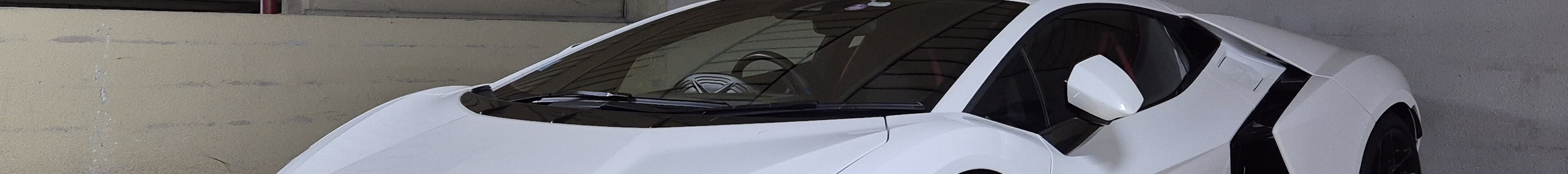 Lamborghini Revuelto