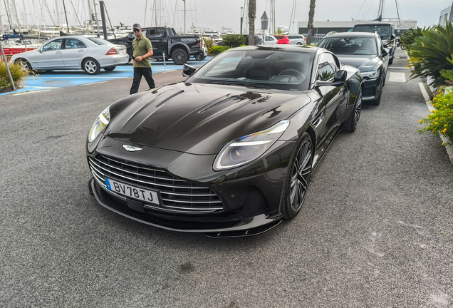 Aston Martin DB12