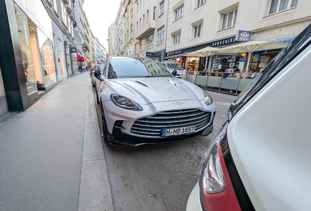 Aston Martin DBX707