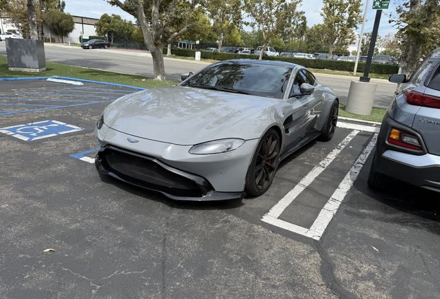 Aston Martin V8 Vantage 2018