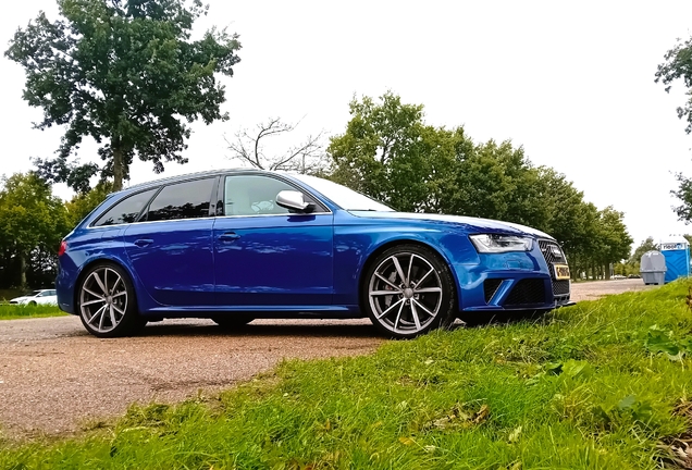 Audi RS4 Avant B8