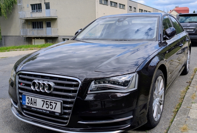 Audi S8 D4