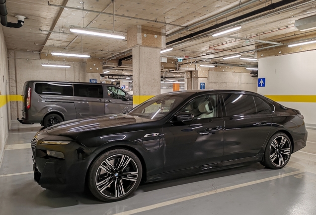 BMW M760e xDrive