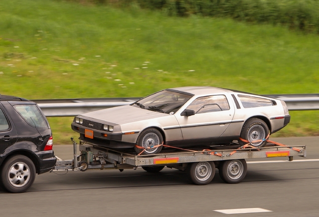 DeLorean DMC-12